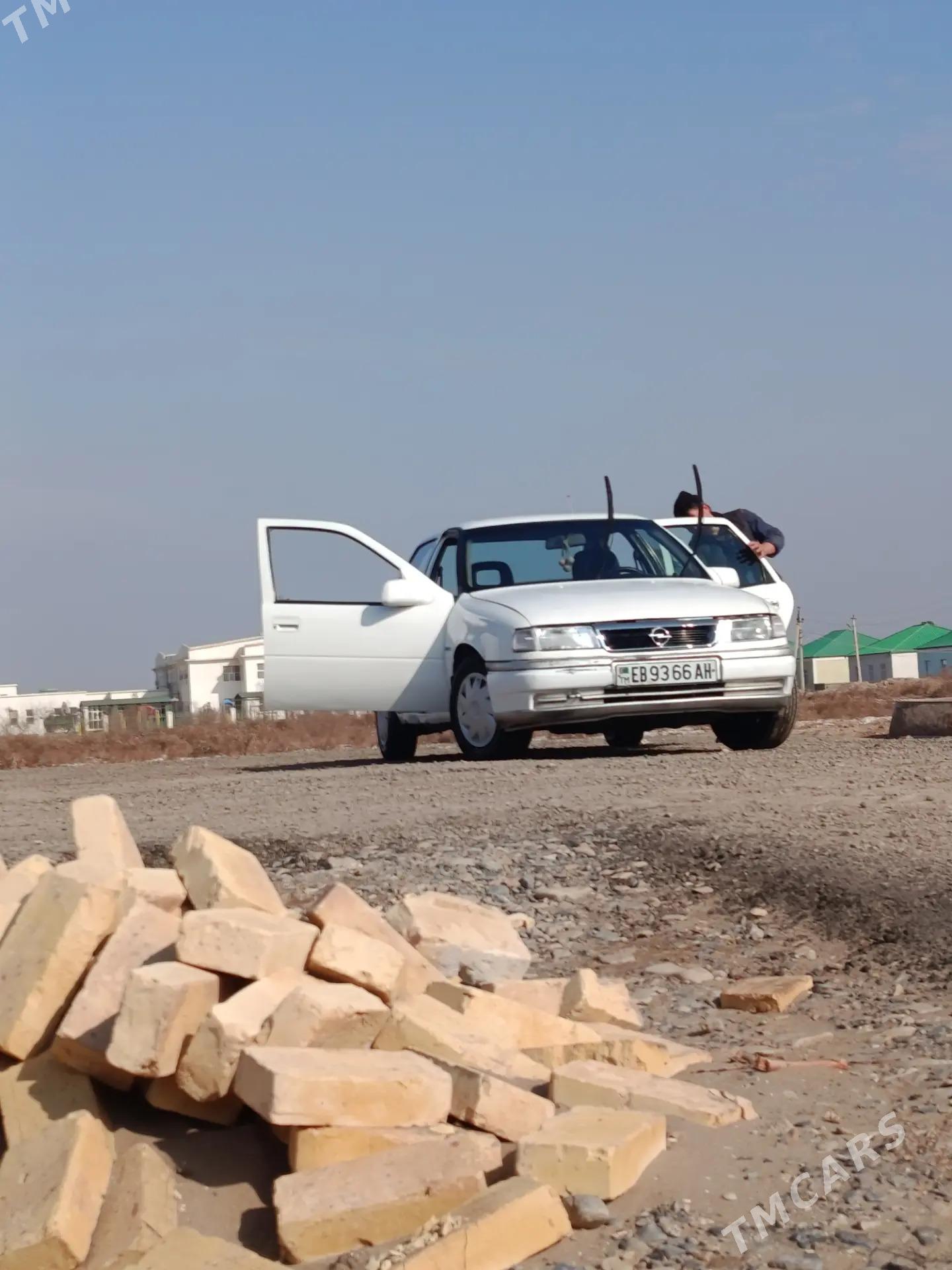 Opel Vectra 1993 - 28 000 TMT - Теджен - img 1