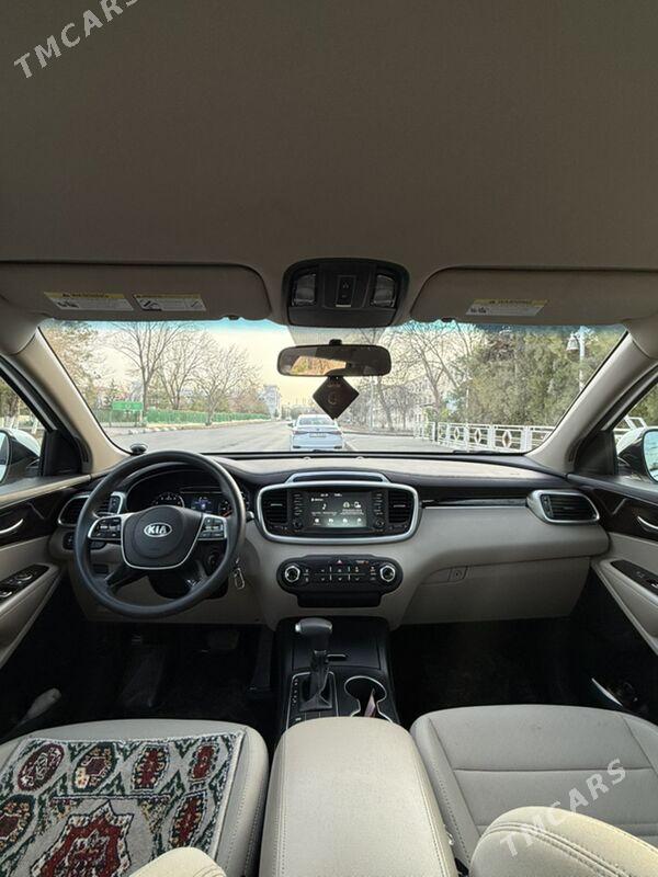 Kia Sorento 2021 - 300 000 TMT - 9 mkr - img 1