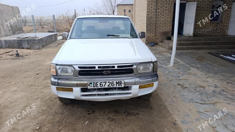 Nissan Navara 1993 - 65 000 TMT - Mary - img 1