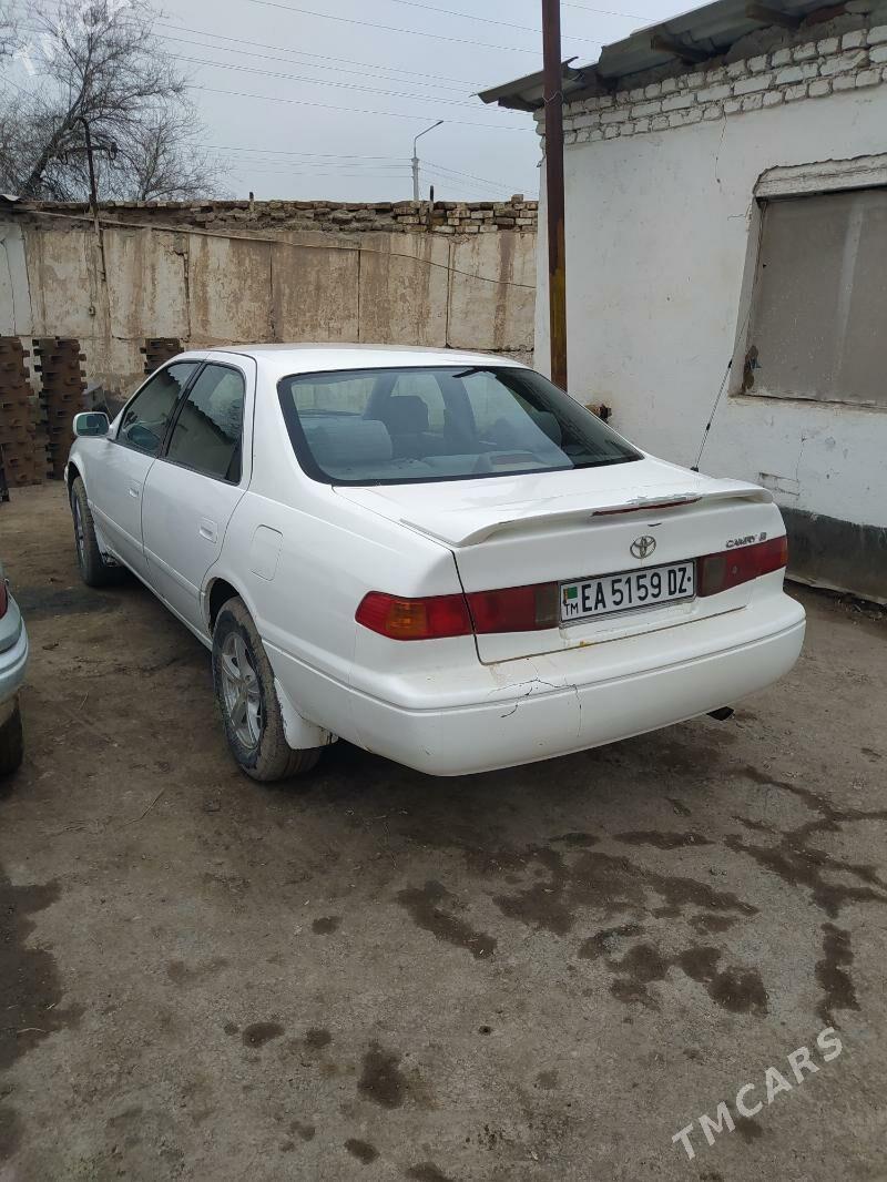 Toyota Camry 2000 - 140 000 TMT - Кёнеургенч - img 1