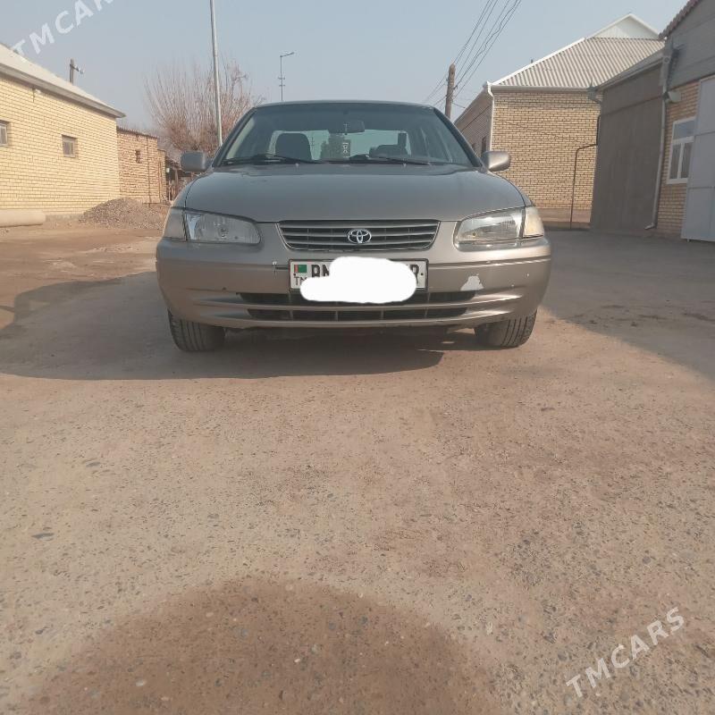 Toyota Camry 1998 - 135 000 TMT - Мургап - img 1