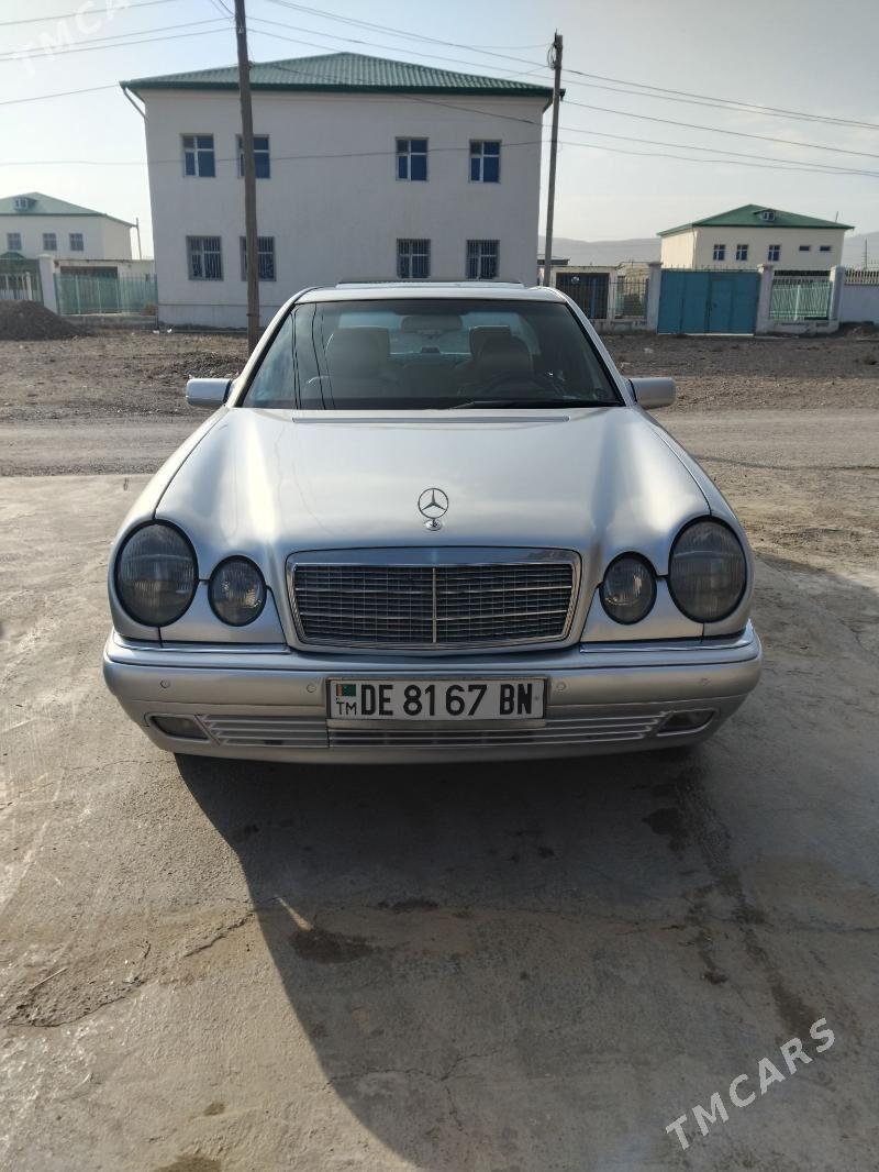 Mercedes-Benz E320 1997 - 100 000 TMT - Гызыларбат - img 1