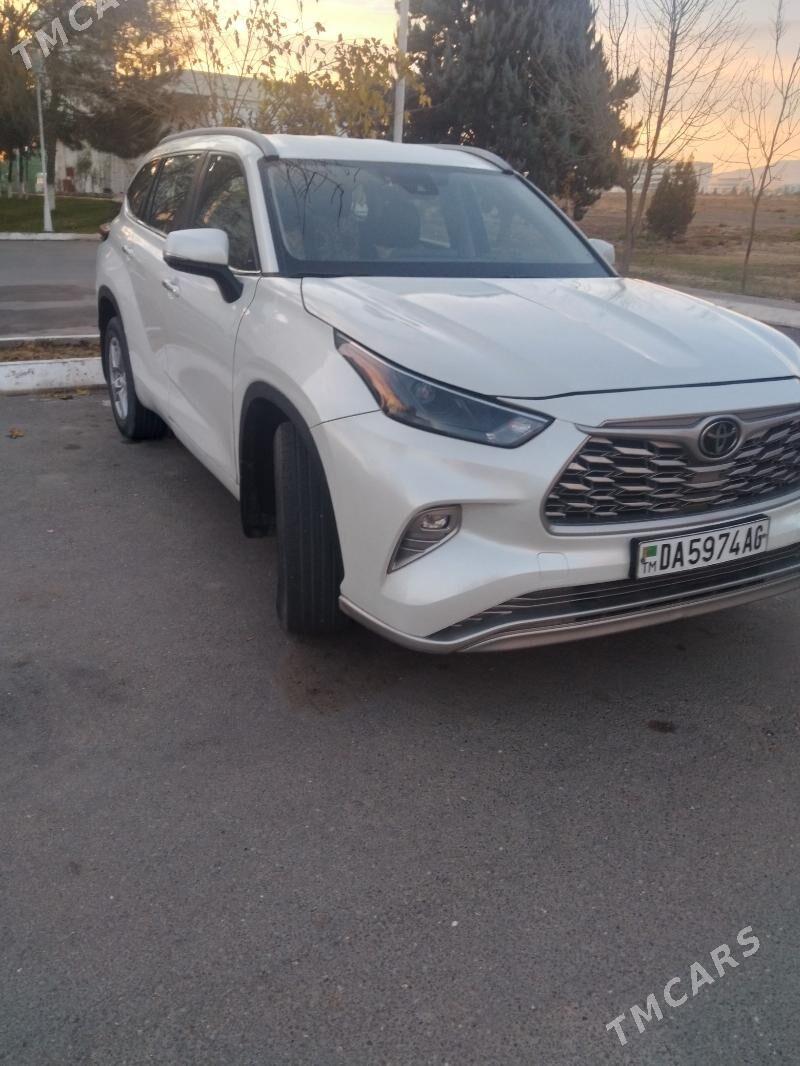 Toyota Highlander 2023 - 430 000 TMT - Arçabil şaýoly - img 1