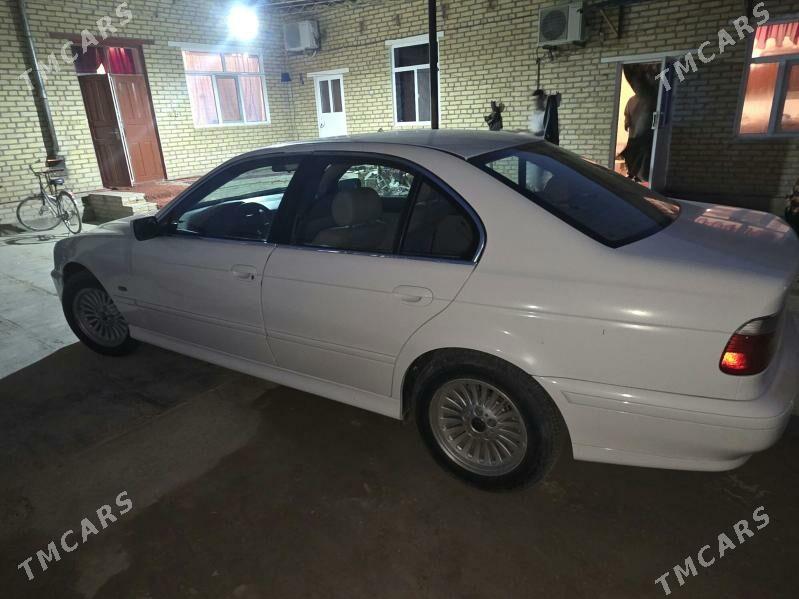 BMW 525 2002 - 120 000 TMT - Saýat - img 1