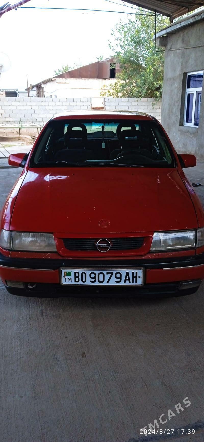 Opel Vectra 1990 - 30 000 TMT - Теджен - img 1