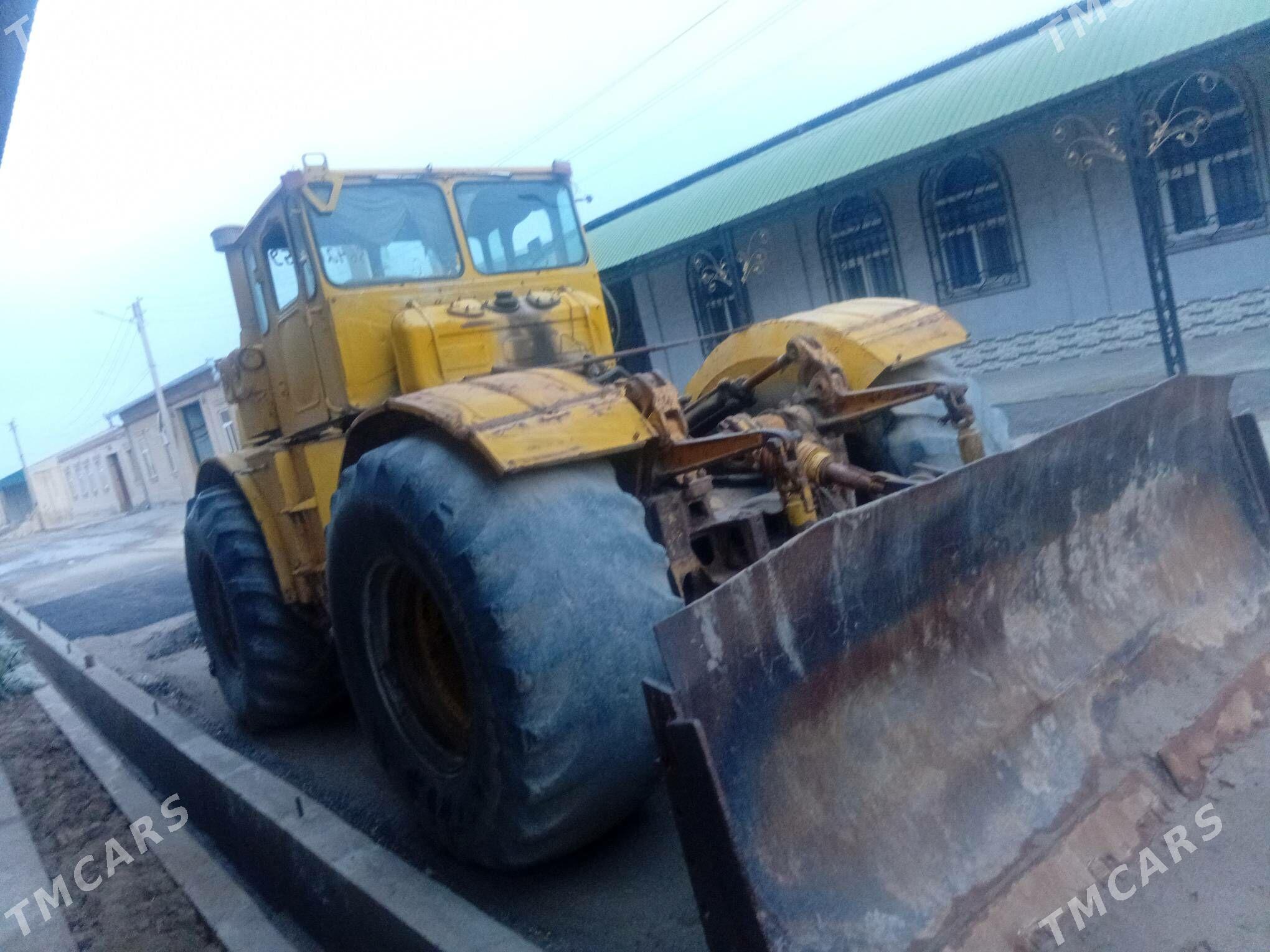 MTZ T-28 1988 - 100 000 TMT - Çärjew - img 1