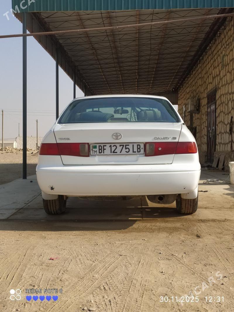 Toyota Camry 2001 - 150 000 TMT - Керки - img 1