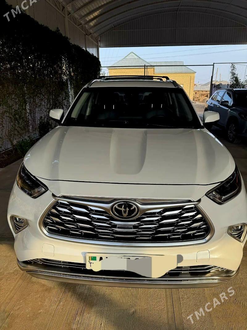 Toyota Highlander 2022 - 520 000 TMT - Мары - img 1