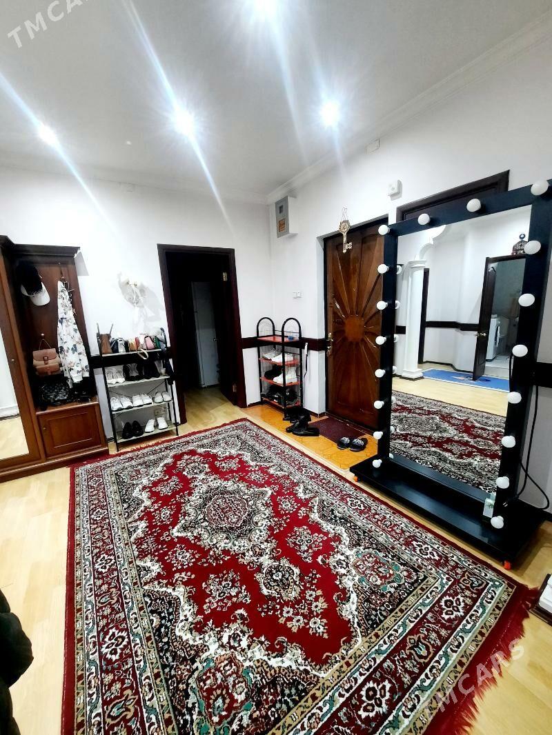 satlyk jaý 3kom.109м²arkaçka - 4 мкр - img 1