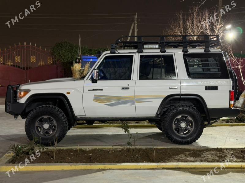 Toyota Land Cruiser 2011 - 695 000 TMT - Aşgabat - img 1