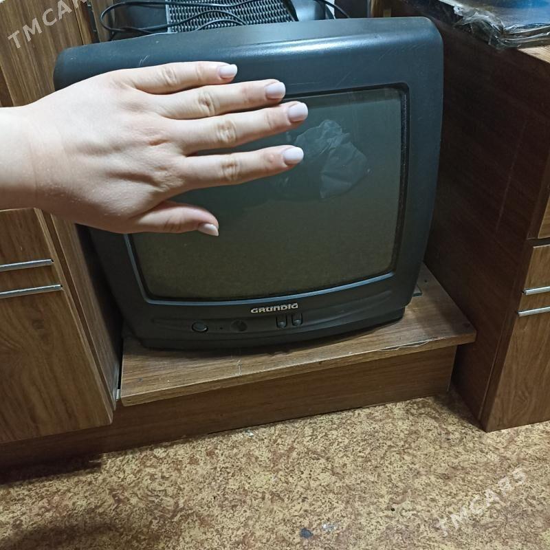 Телевизор - 1 мкр - img 1