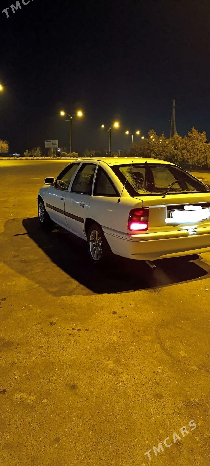 Opel Vectra 1991 - 32 000 TMT - Bäherden - img 1