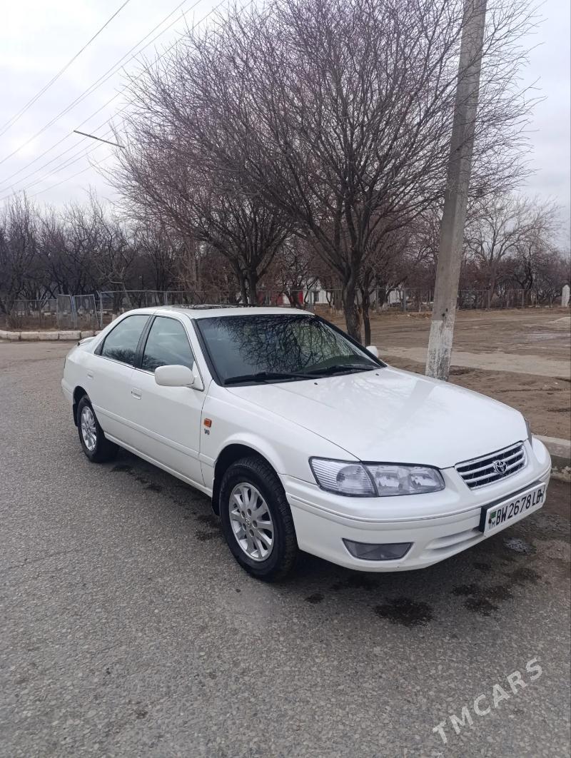Toyota Camry 2000 - 180 000 TMT - Газаджак - img 1