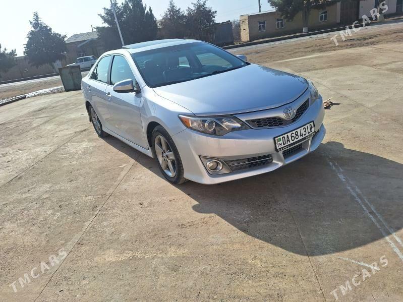 Toyota Camry 2012 - 245 000 TMT - Dänew - img 1