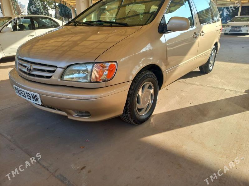 Toyota Sienna 2001 - 175 000 TMT - Мары - img 1