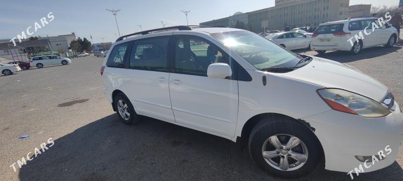 Toyota Sienna 2009 - 250 000 TMT - Мары - img 1
