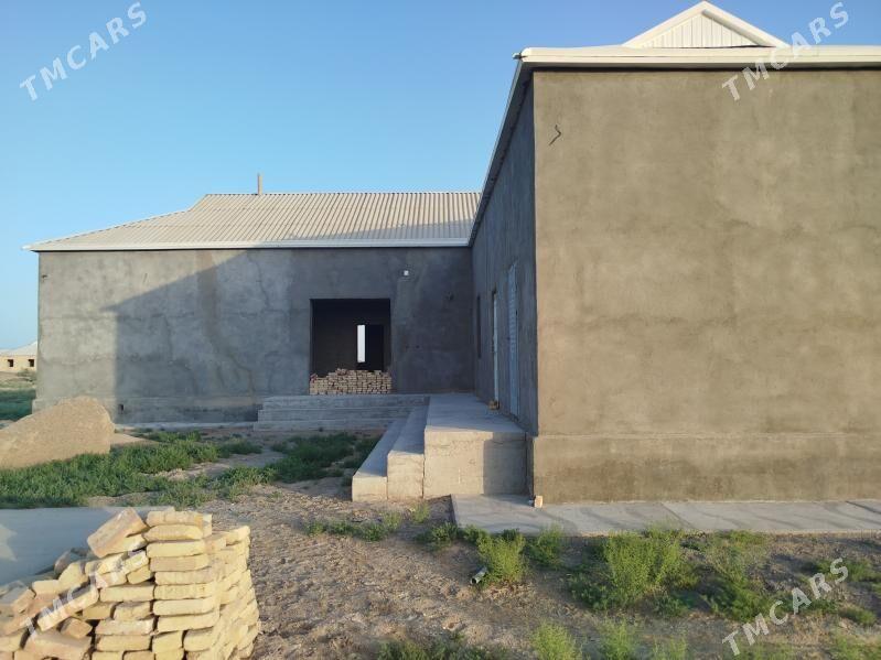 T- Gala Şatlyk Jaý TÄZE - Туркменгала - img 1