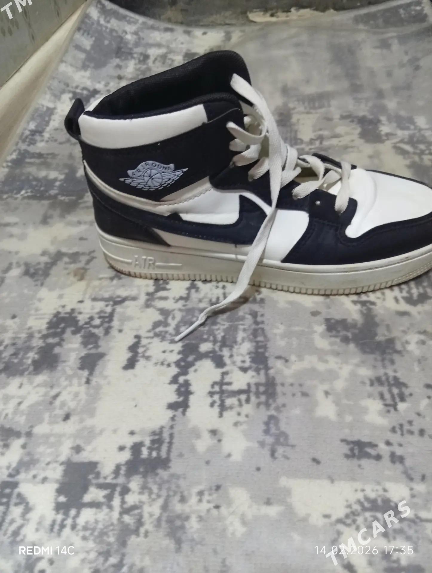 крассовки - Hazar - img 1