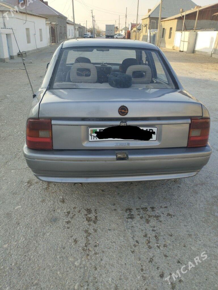 Opel Vectra 1988 - 35 000 TMT - Balkanabat - img 1