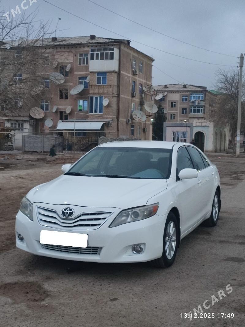 Toyota Camry 2011 - 240 000 TMT - Мары - img 1