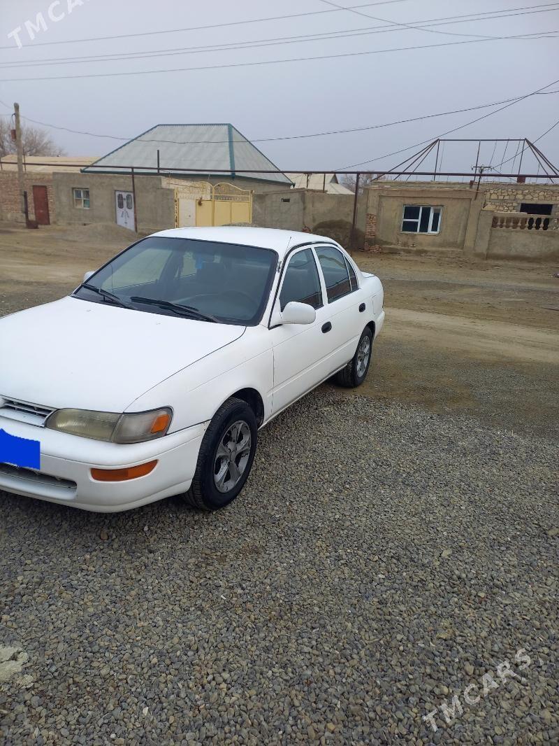 Toyota Corolla 1995 - 65 000 TMT - Берекет - img 1