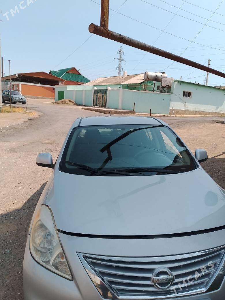 Nissan Versa 2012 - 110 000 TMT - Туркменбаши - img 1