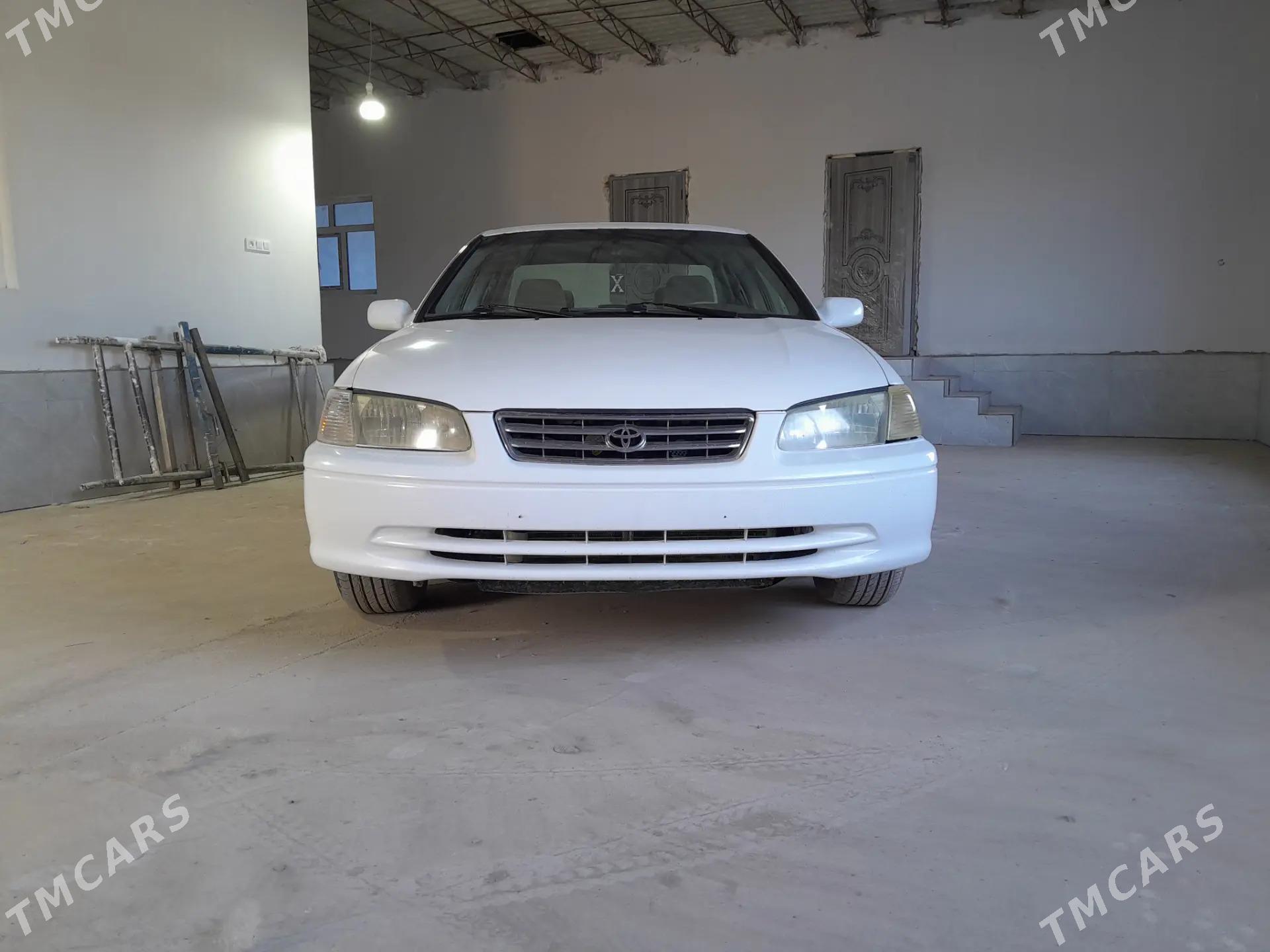 Toyota Camry 2000 - 130 000 TMT - Керки - img 1