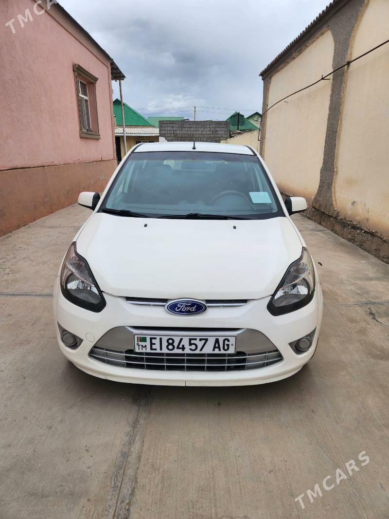 Ford Figo 2012 - 110 000 TMT - Бузмеин - img 1