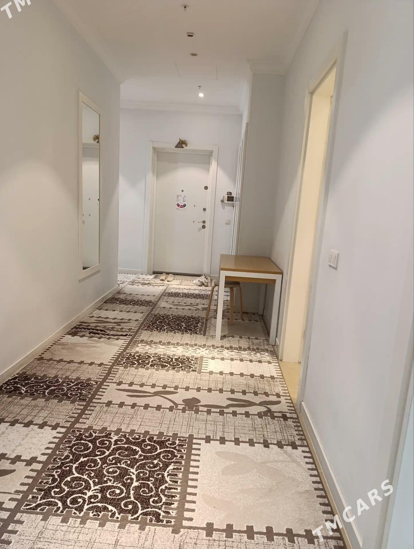 Arenda jay - Gurtly - img 1