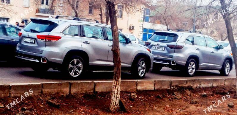 Toyota Highlander 2018 - 470 000 TMT - Дашогуз - img 1