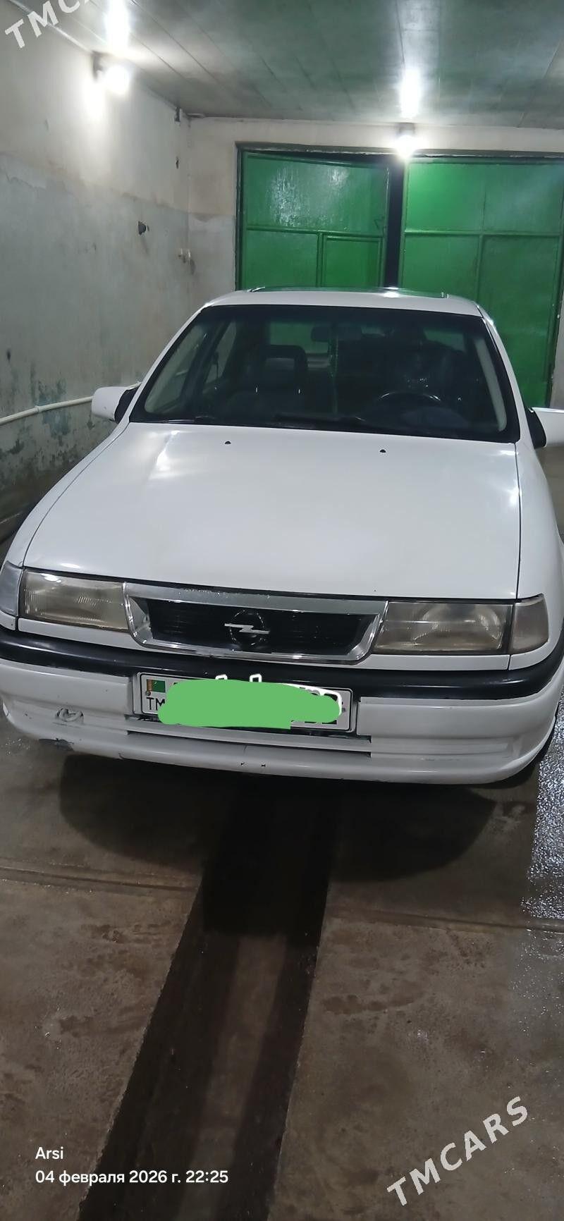 Opel Vectra 1994 - 33 000 TMT - Губадаг - img 1