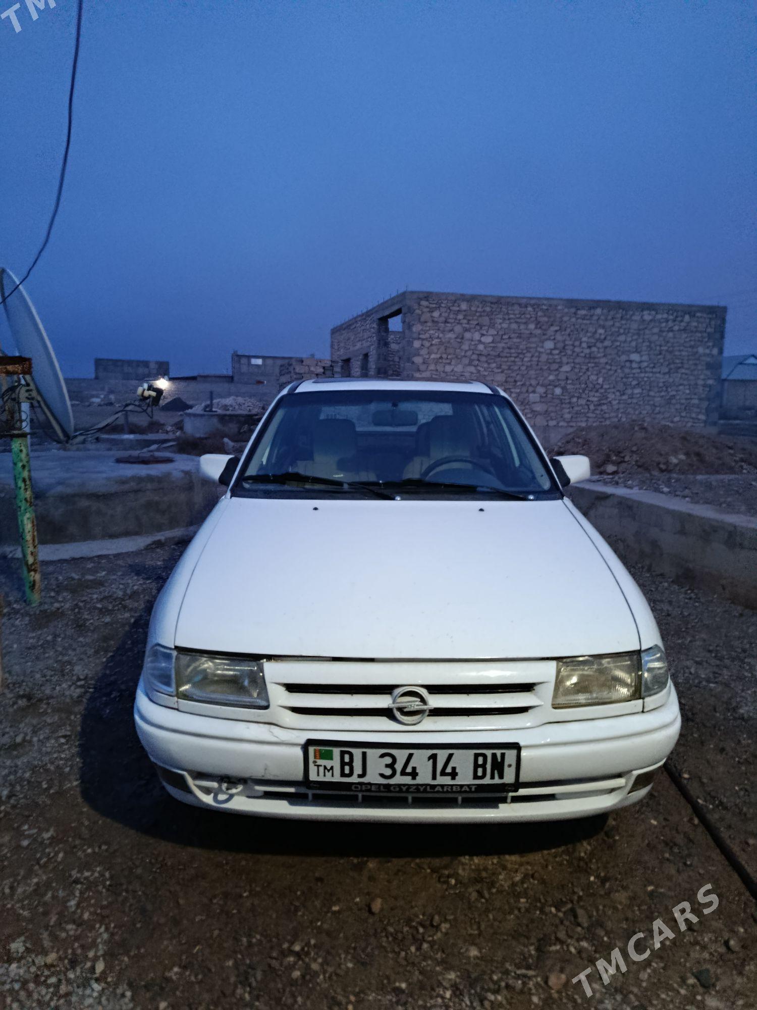 Opel Astra 1991 - 35 000 TMT - Gyzylarbat - img 1