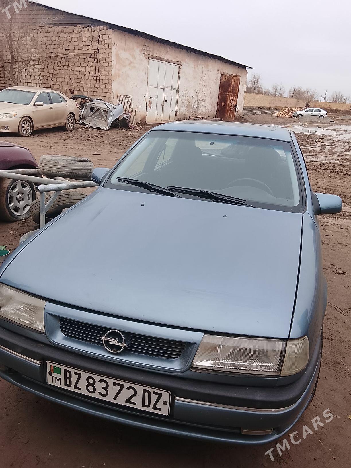 Opel Vectra 1990 - 36 000 TMT - Гурбансолтан Едже - img 1