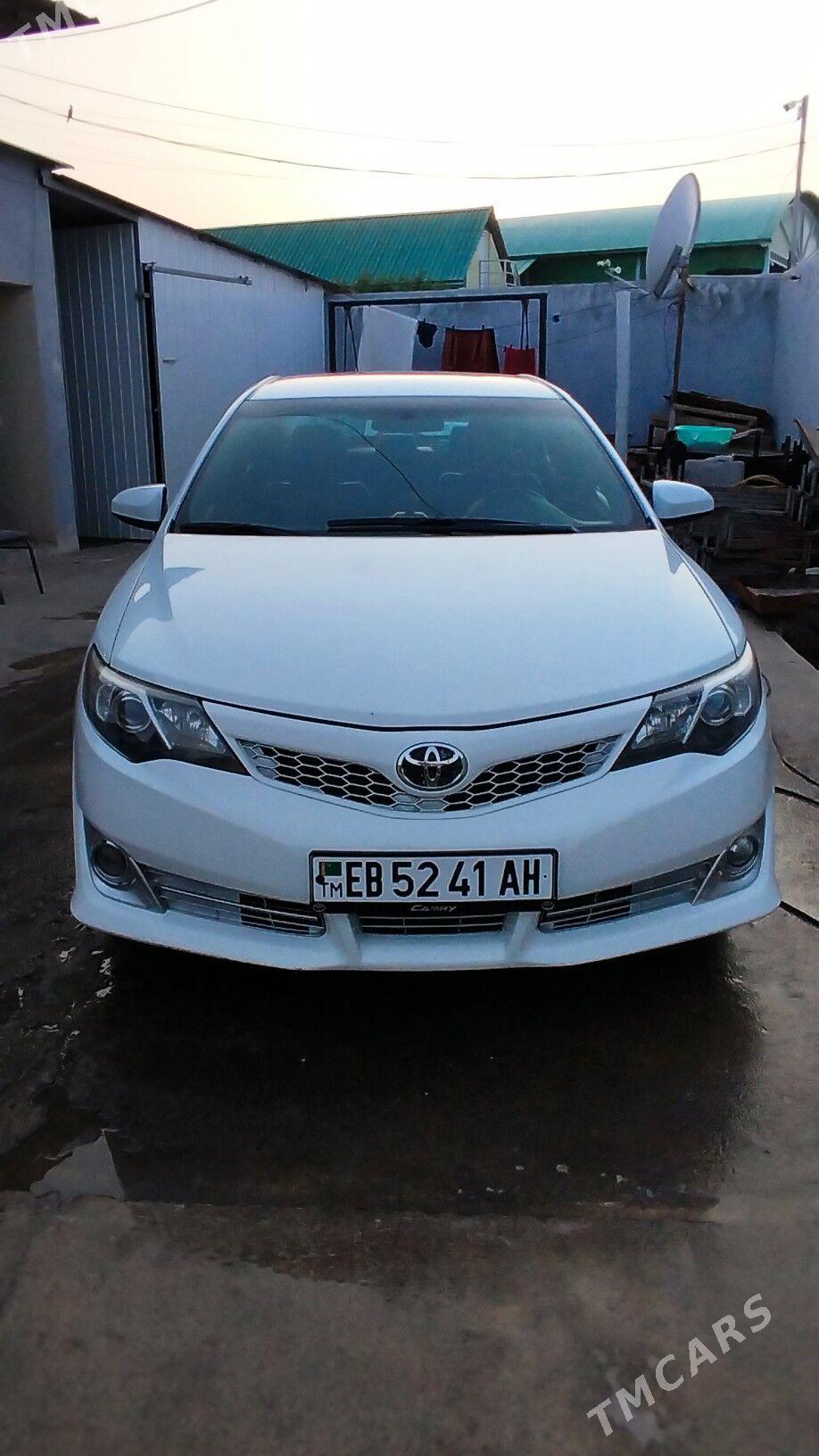 Toyota Camry 2012 - 240 000 TMT - Теджен - img 1