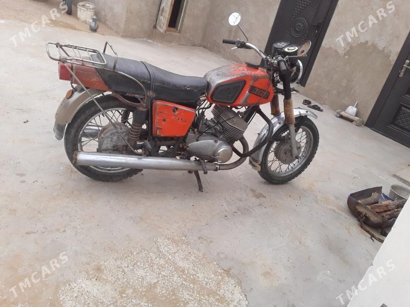 Iž Ýupiter 1991 - 7 000 TMT - Ak bugdaý etraby - img 1