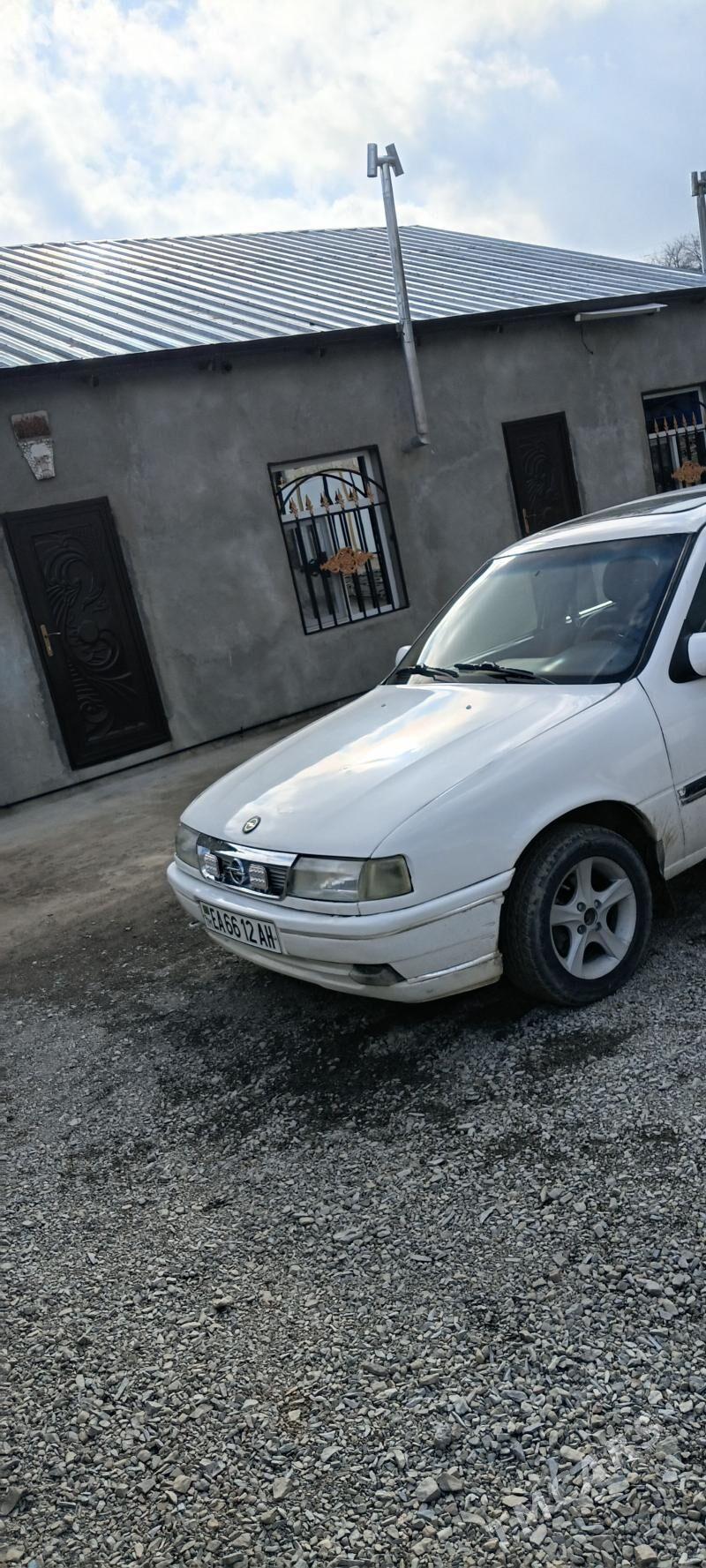 Opel Vectra 1992 - 47 000 TMT - Bäherden - img 1