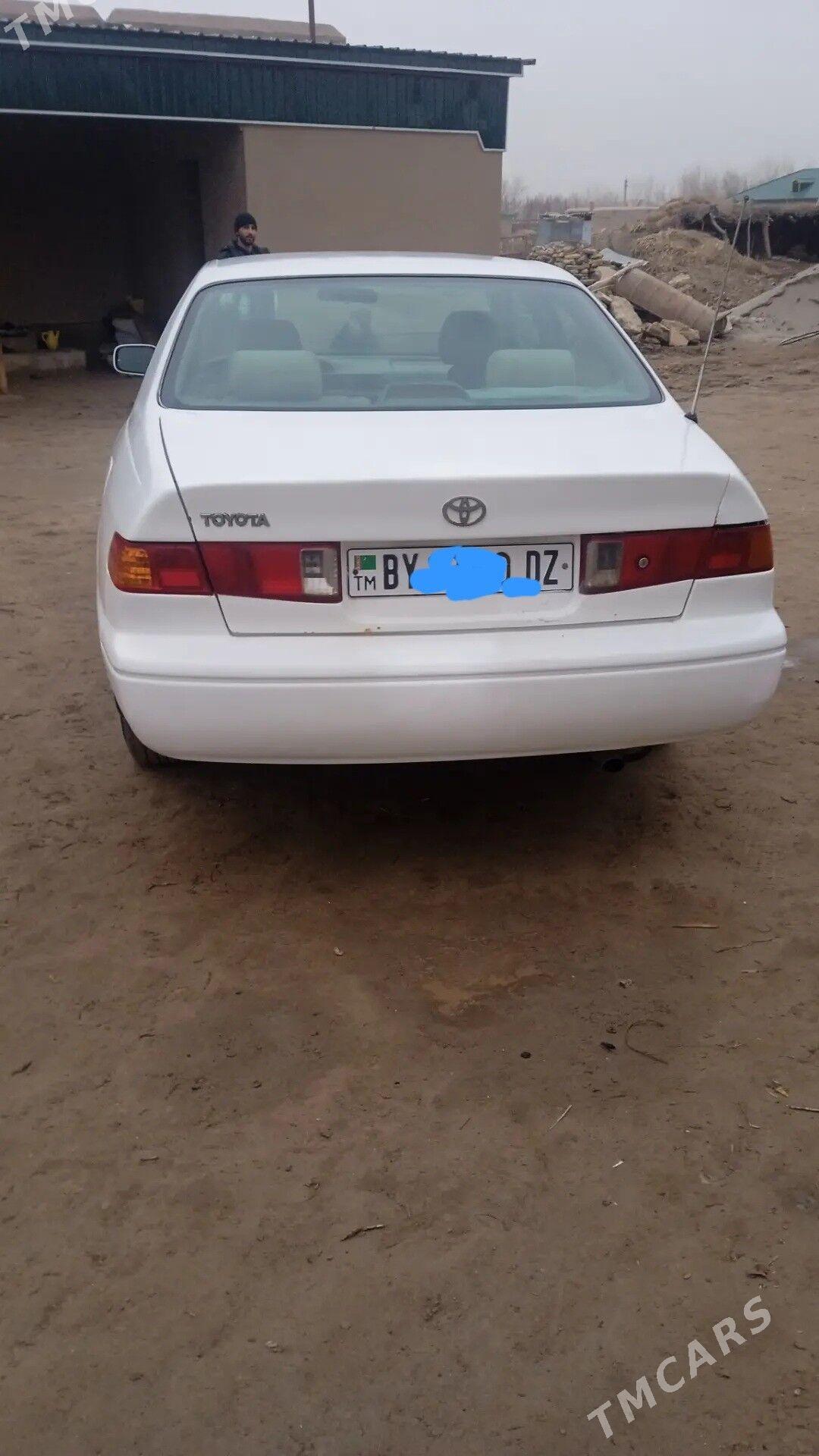 Toyota Camry 1998 - 130 000 TMT - етр. Туркменбаши - img 1