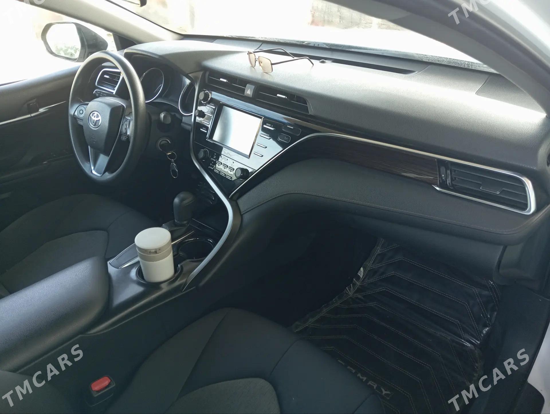 Toyota Camry 2018 - 320 000 TMT - Dänew - img 1