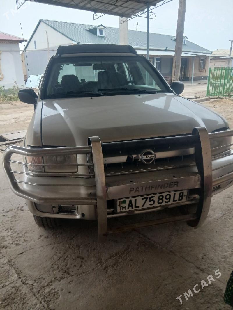 Nissan Pathfinder 2002 - 90 000 TMT - Dänew - img 1