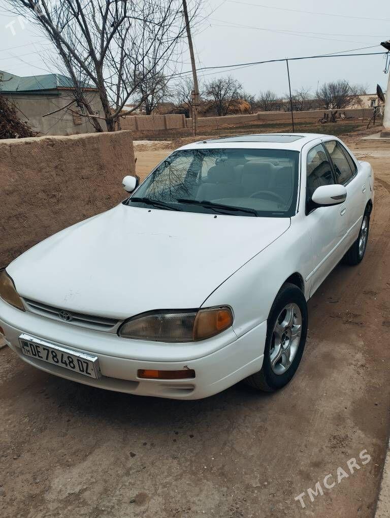 Toyota Camry 1994 - 80 000 TMT - Акдепе - img 1