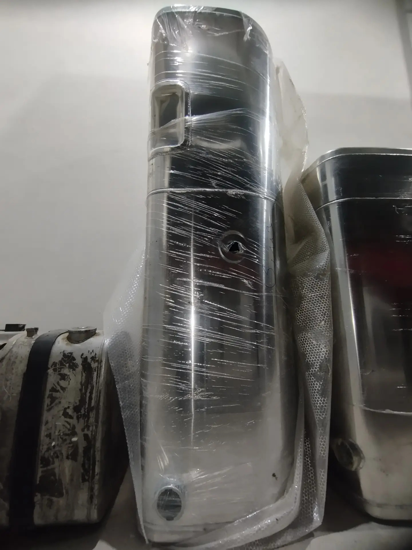 Volvo Lestnisa bak 20 000 TMT - Балканабат - img 1