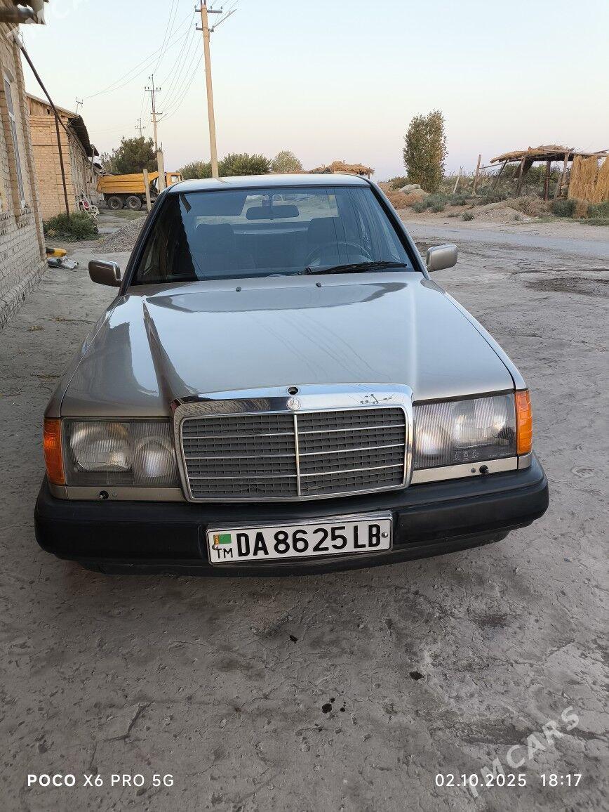 Mercedes-Benz E320 1988 - 120 000 TMT - Türkmenabat - img 1
