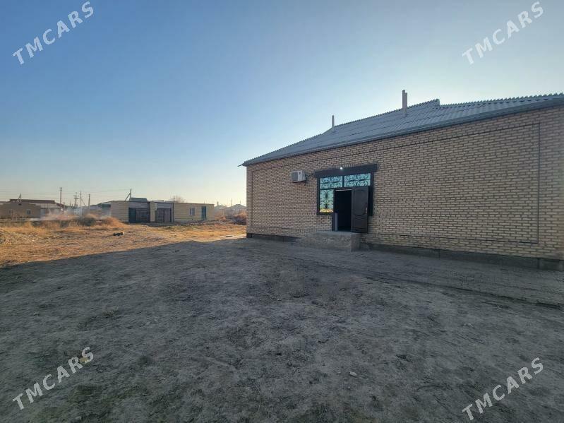 Satlyk Howly eýesinden - Мары - img 1