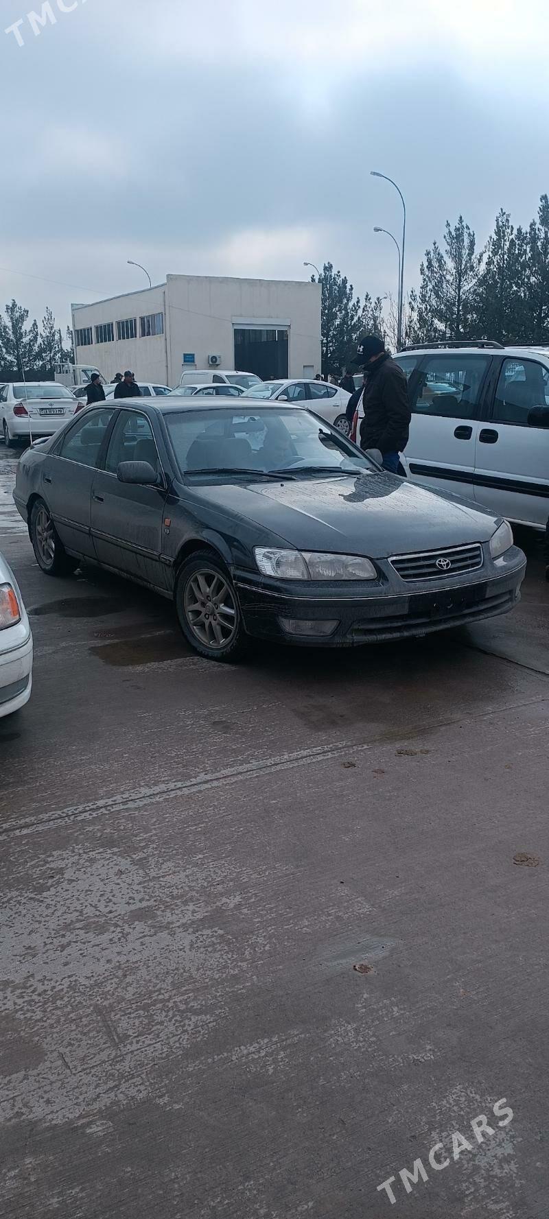 Toyota Camry 2001 - 170 000 TMT - Мары - img 1