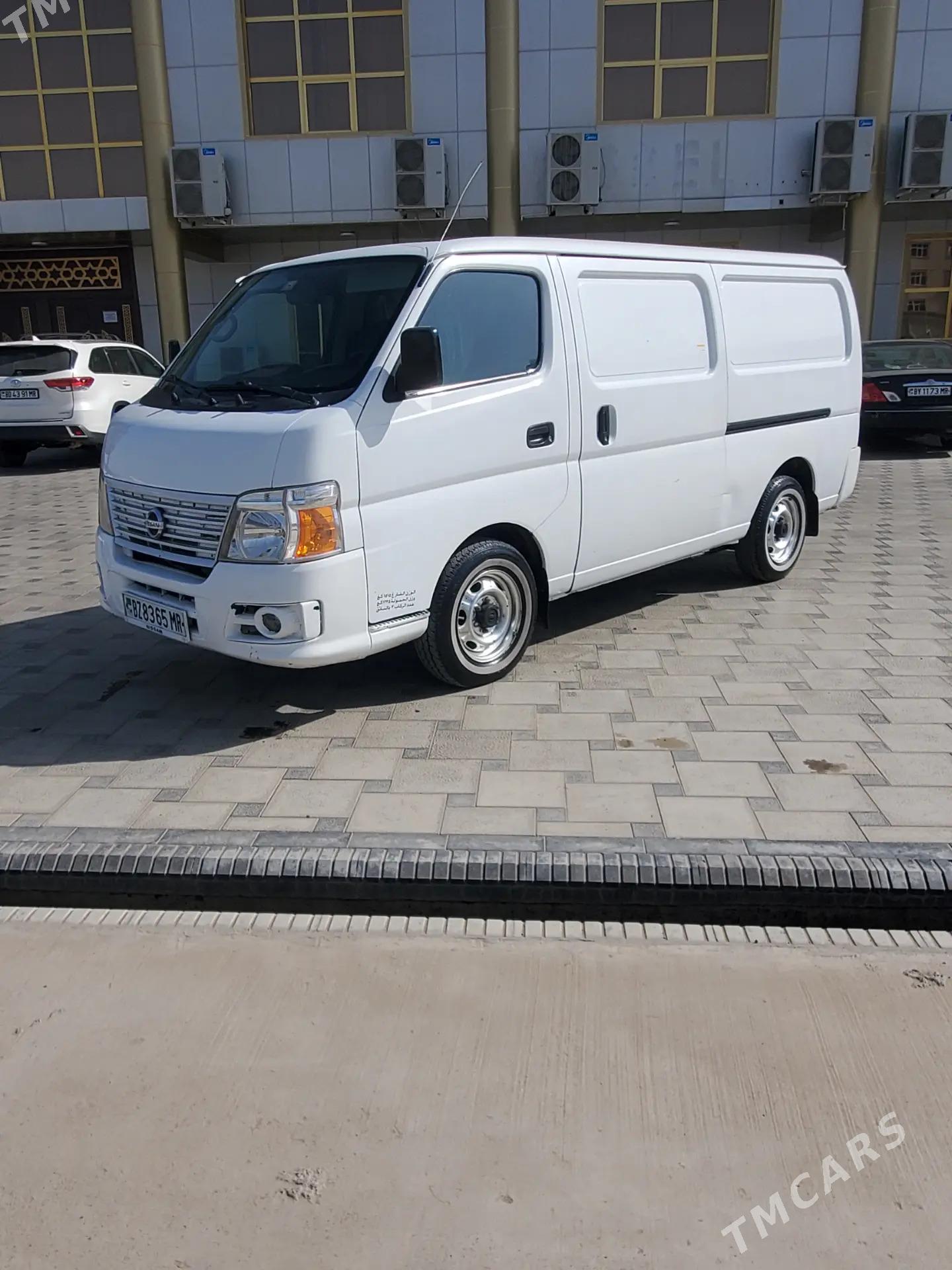 Nissan Urvan 2009 - 155 000 TMT - Мары - img 1