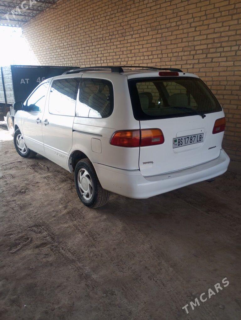 Toyota Sienna 1999 - 145 000 TMT - Халач - img 1