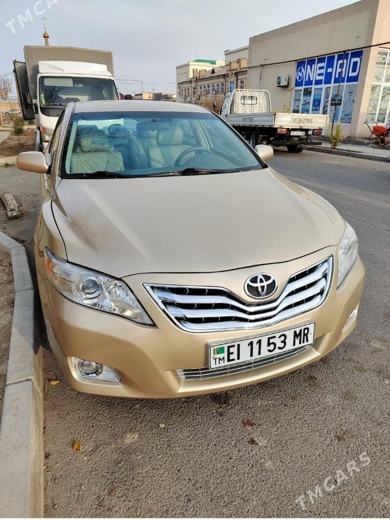 Toyota Camry 2011 - 245 000 TMT - Мары - img 1