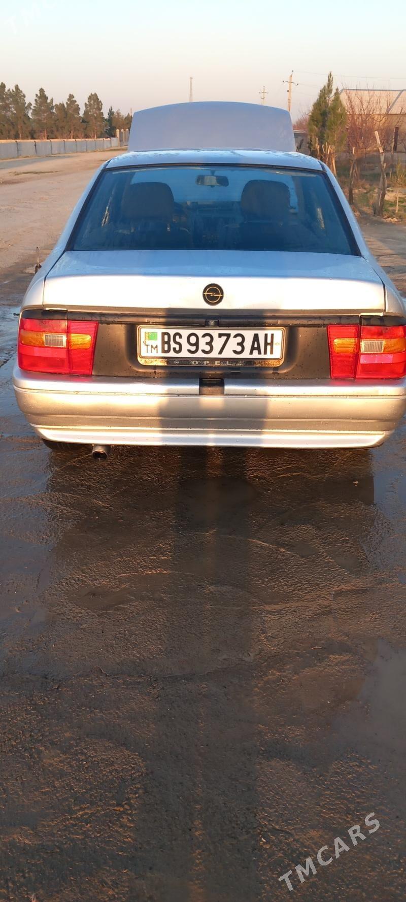 Opel Vectra 1993 - 42 000 TMT - Бахарден - img 1