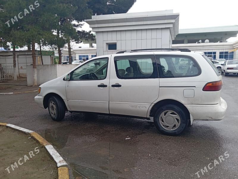 Toyota Sienna 2001 - 170 000 TMT - Sarahs - img 1