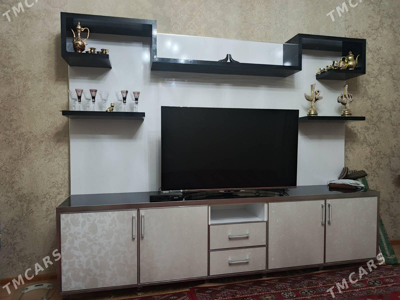 telewizor potstawka - Гуртли - img 1